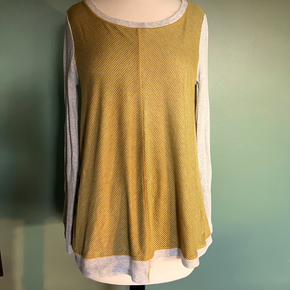 ❤️ Mustard and gray mini striped super soft tunic! - Picture 1 of 5